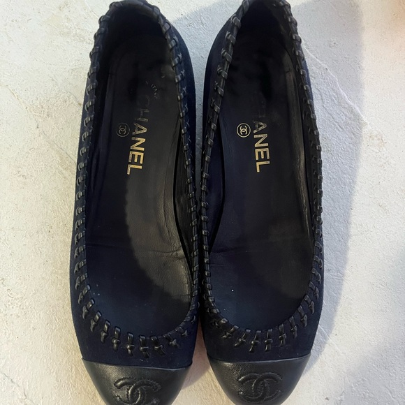 Chanel Two-Tone Suede And Leather Whip Stitch Detail Ballet Flats Size 39 - Picture 2 of 5